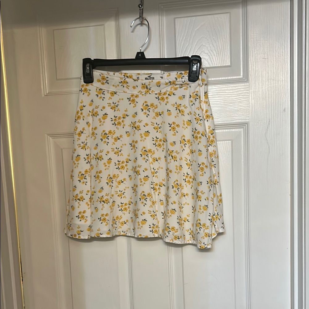 Hollister White and Yellow Floral Mini Skirt